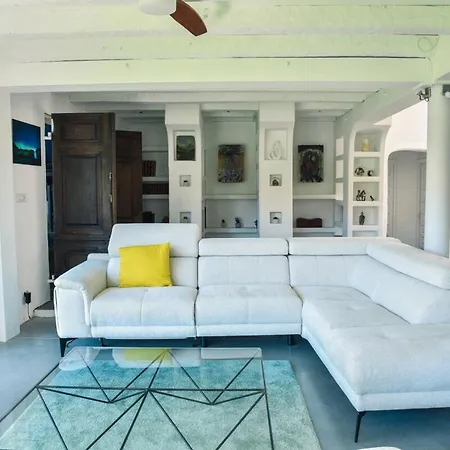 Les Nympheas, Peaceful Haven & Private Pond Villa