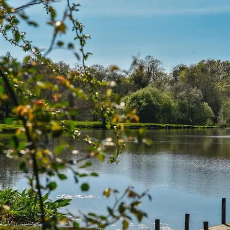 Les Nympheas, Peaceful Haven & Private Pond Villa