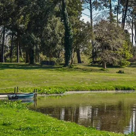 Les Nympheas, Peaceful Haven & Private Pond Vila *