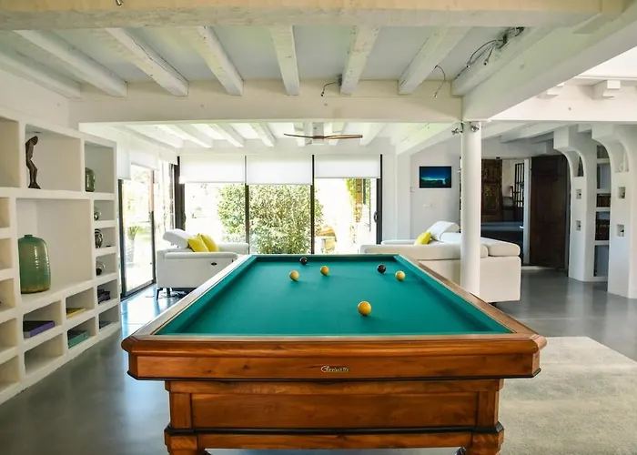 Villa Les Nympheas, Peaceful Haven & Private Pond *